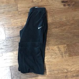 Boys xl Nike black sweatpants with pockets